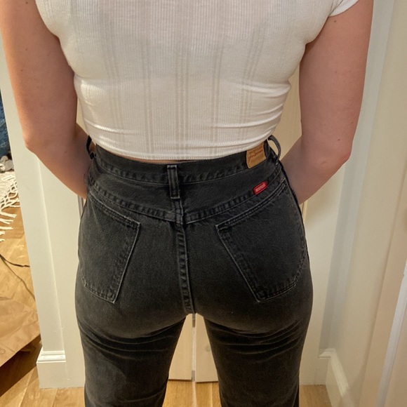 Black woman’s boyfriend jeans size 10 high rise vintage jeans - Picture 4 of 4